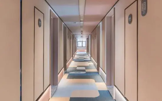 HanTing Hotel (Chaoyang Jianping Bus Station)