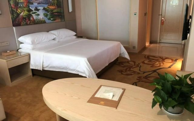 Vienna Hotel (Huizhou High-speed ​​Railway North Station Xiaojinkou)