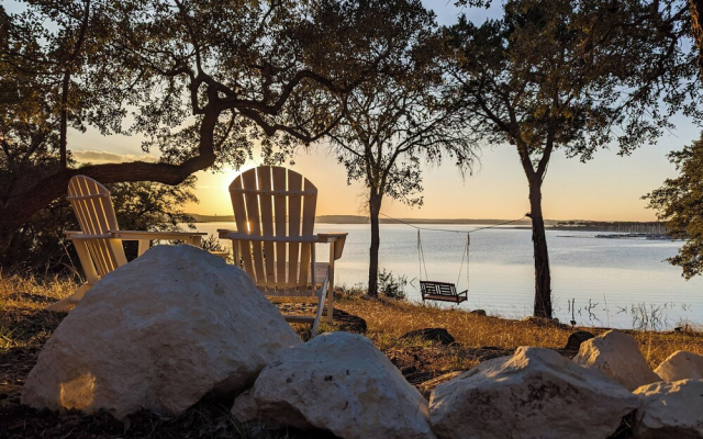 Lakefront, Private 3br, Dog-friendly Rental