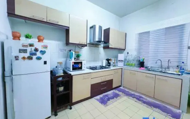 Sri Ixora Kajang | Spacious 3BR w/ Full A/C