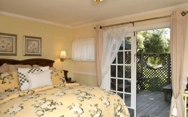 Headlands Inn Bed & Breakfast