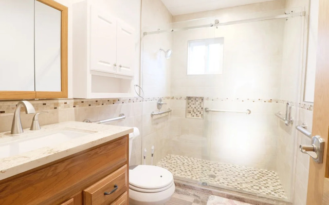 Travel District Burbank Private House