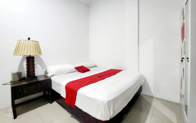 RedDoorz @ Permata Hijau Batu Aji