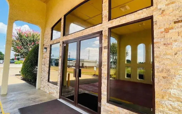 Studio 6 Suites – Mesquite, TX – Gross Rd.