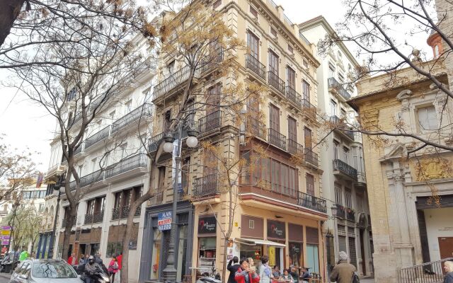 Отель SHF Plaza Reina Испания, Валенсия - отзывы, цены и фото номеров - забронировать отель SHF Plaza Reina онлайн вид на фасад