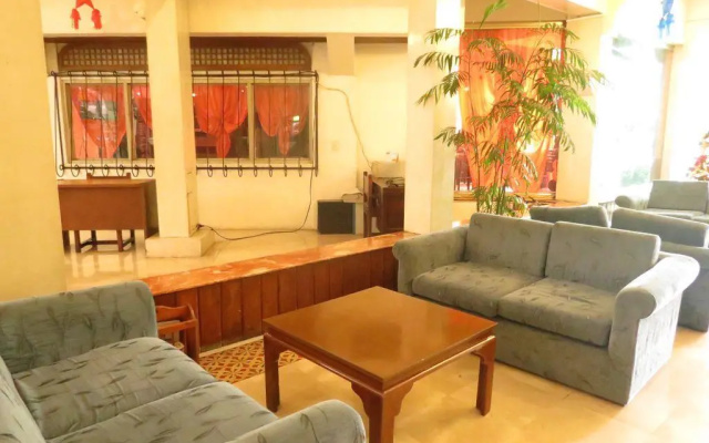 Garden Plaza Hotel and Suites