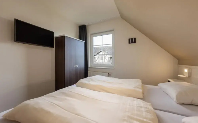 Restyled Villa with Washing Machine near River Moselle