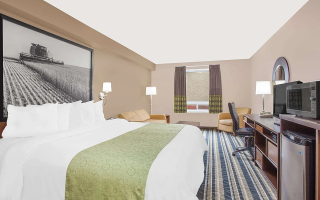 Super 8 by Wyndham Brandon MB