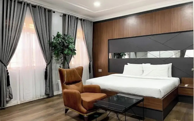 Readyhomes  Shortlets and Apartments