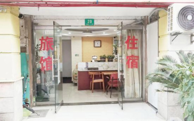 Lianlian Hostel