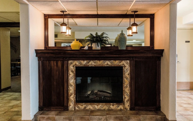 Expressway Inn