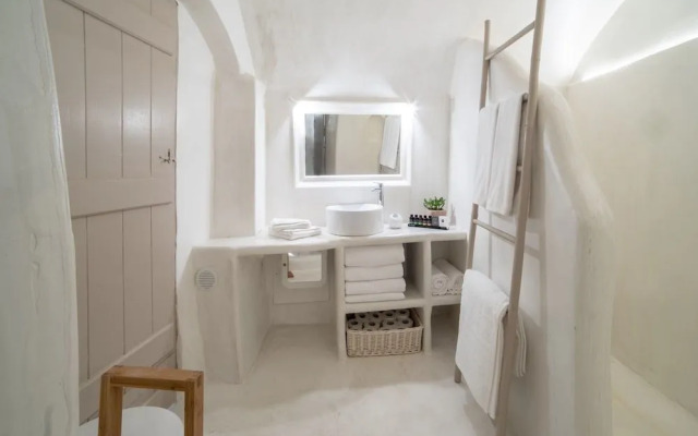 Globe Suites
