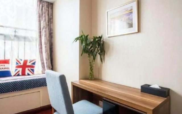 Hangzhou Caitong Center Apartment (Wujiaotian Street Gaosha Road Subway Station Branch)