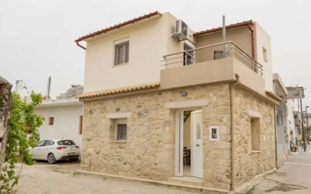 Petrakis House