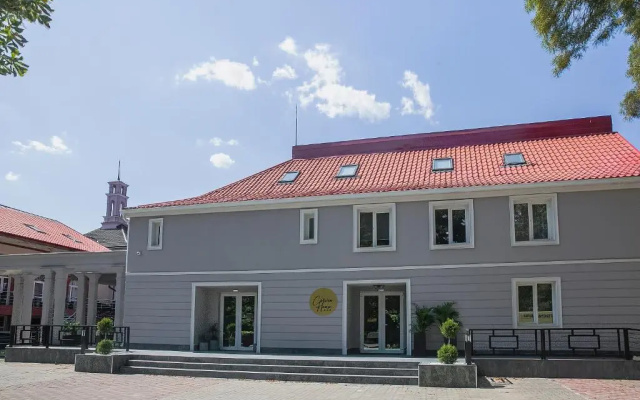 Corvin House