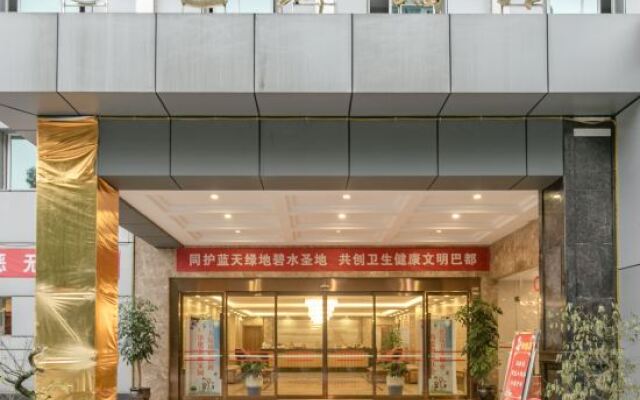 Badu Hotel вид на фасад