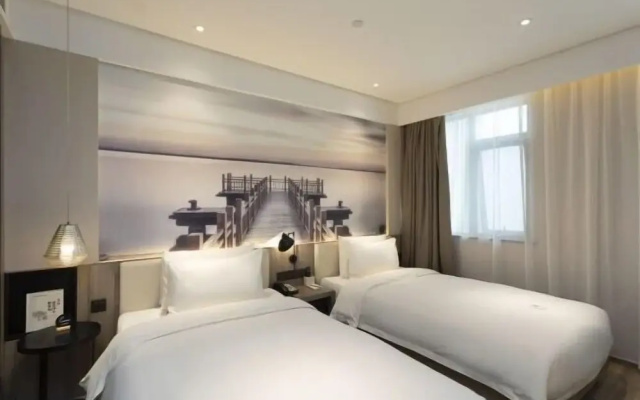 Junhong Hotel