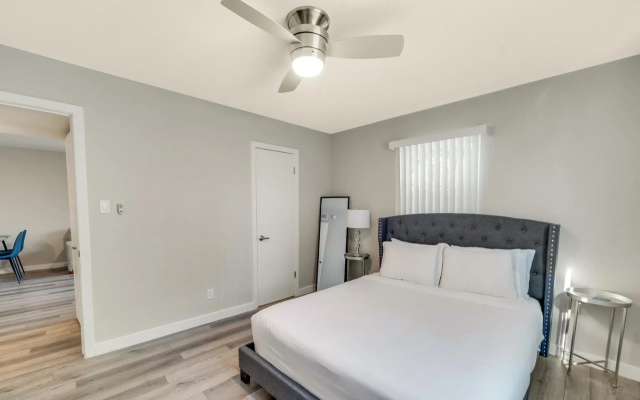 Stylish 2BR Near UT Hyde Park Evonify
