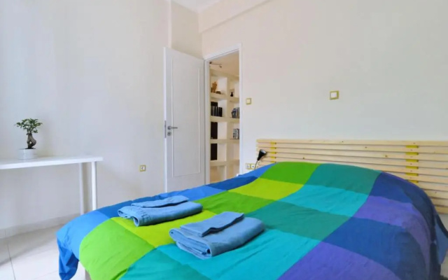 Courtyard Apt - Central Athens