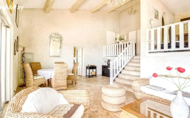 Villa With 4 Bedrooms in Rayol-canadel-sur-mer, With Wonderful sea Vie
