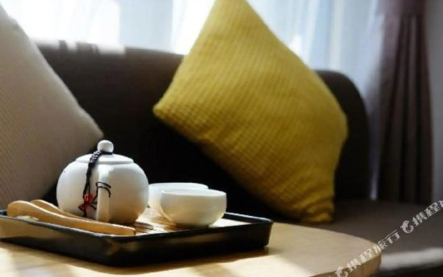 Yicheng Light Residence Hotel