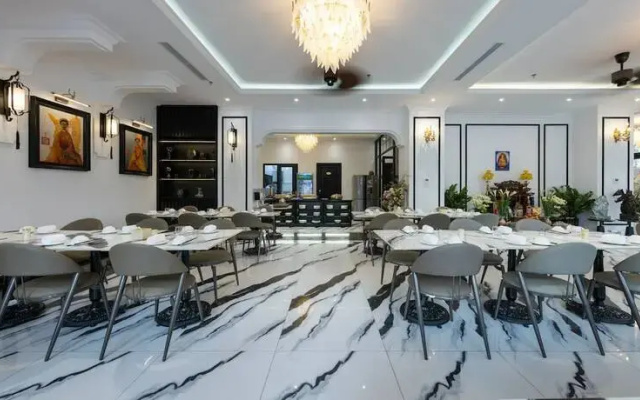 Phong Lan Unique Hotel