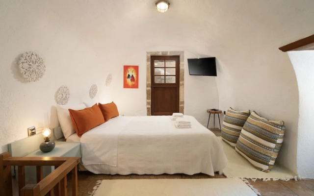 Menexes Suites Monemvasia