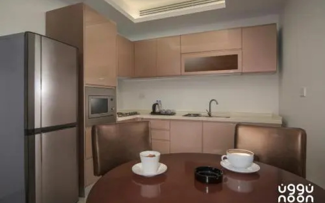 Noon Hotel Suites