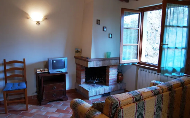 Three-room Apartment on the Outskirts of Chianti