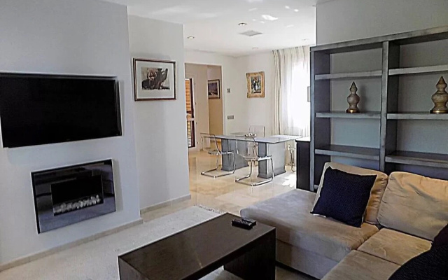Luxury Le Village Apt Nr Puerto Banus