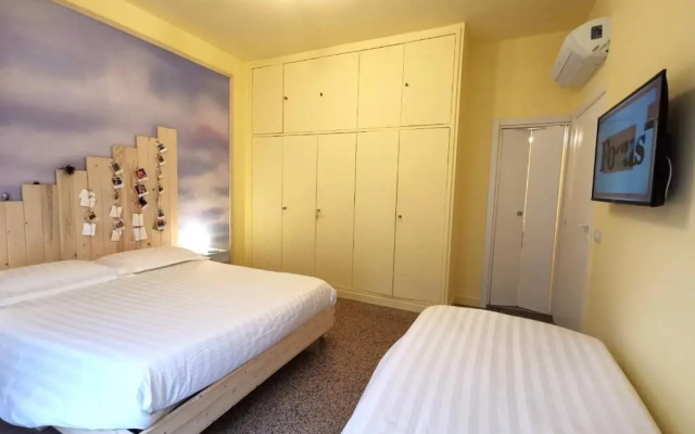 Red Carpet rooms