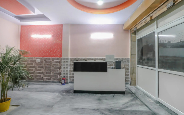 OYO 75632 Primrose Hotel's