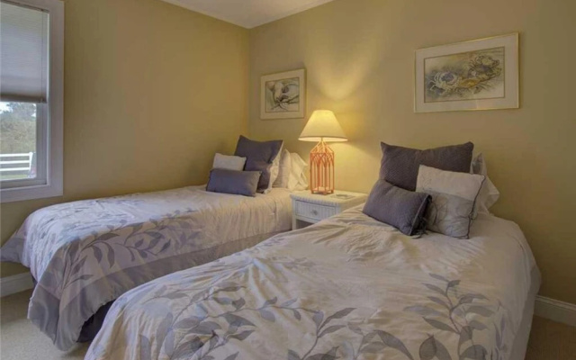 8 1/2 Marina Unit 1