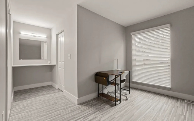 Modern 2BR 2BA Apartment With Pleasant Views