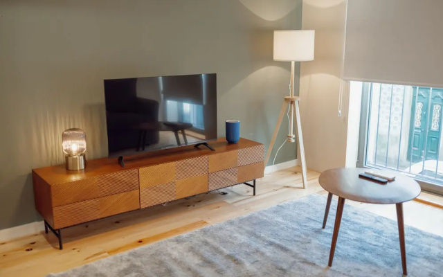 Gaia Premium B Apartment by Vacationy