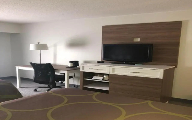 Super 8 by Wyndham Manchester TN
