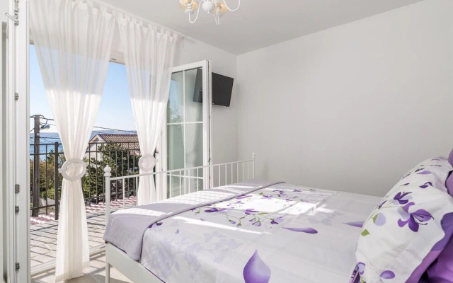 Awesome Home in Cesarica With Sauna, Wifi and 4 Bedrooms