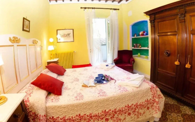 Villa in Uzzano With Private Pool & Garden