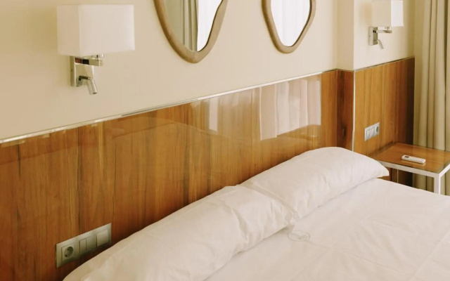 Buendia Suites