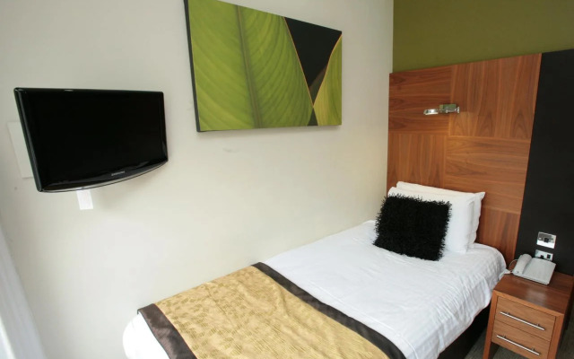 Acorn Hotel