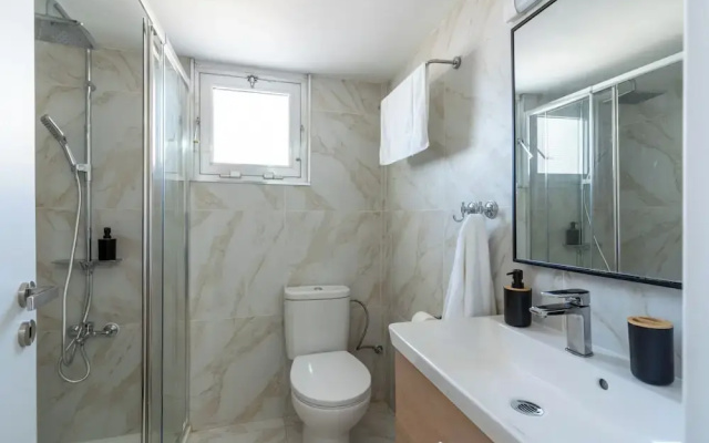 Citrus 3-BR Apt. & Balcony in Larnaca