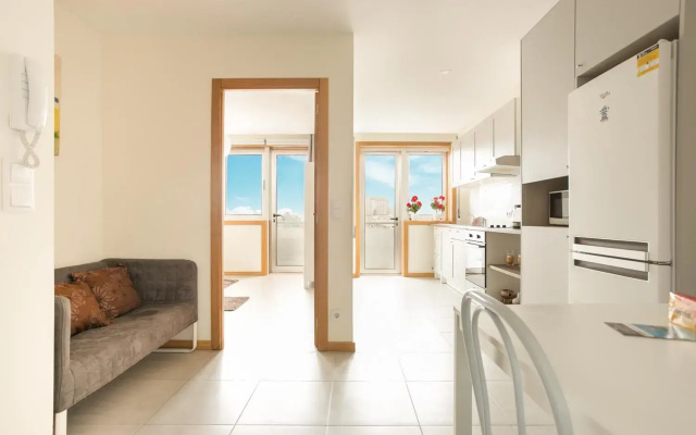 A Modern and Homely 3 Bedroom with Elevator