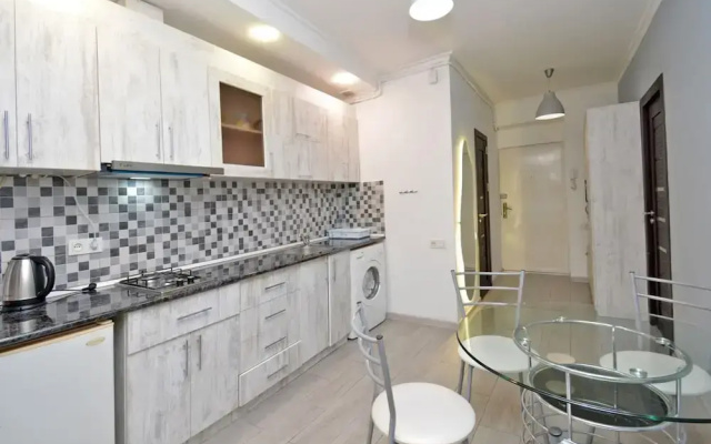 Mashtots  apartment by Luxe Group MA154