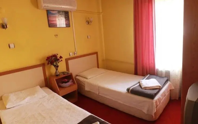 Meral Hotel