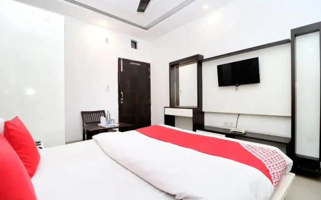 Hotel Sunder By OYO Rooms