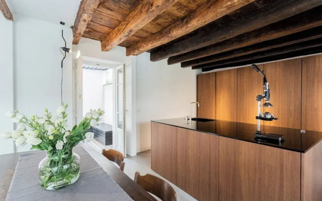 Shades Of Como With Private Terrace by Rent all Como