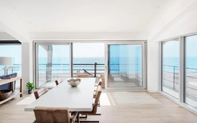 Modern beach apartment
