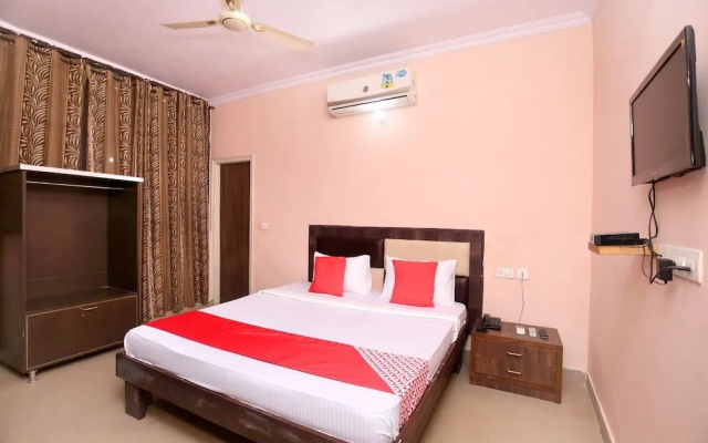 OYO 24423 Hotel Royal