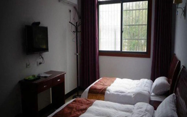 Yingtan Longhushan Sunshine Hostel