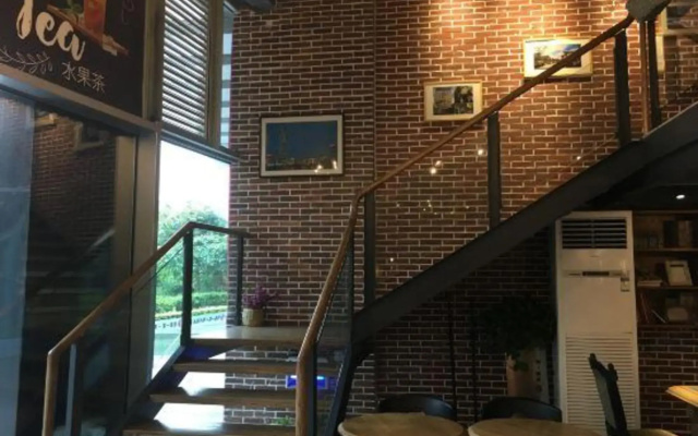 Be Home Youth Hostel